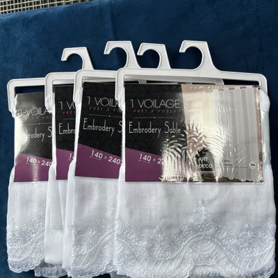 Lot 4 voilages brodés blancs 140x240